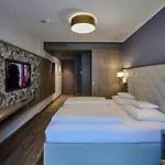 Отель Am 4*