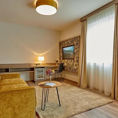 Am Hotel 4*