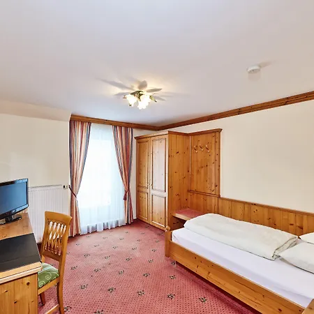 Am Hotel Neutraubling
