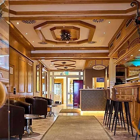 Hotell Am 4*